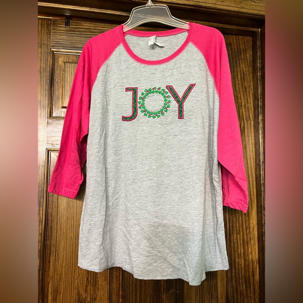 New! Christmas “JOY” baseball T-shirt XL